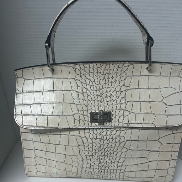 Claudia Firenze Italian leather Cream Crocodile-Embossed Top Handle bag Classic - Picture 1 of 7